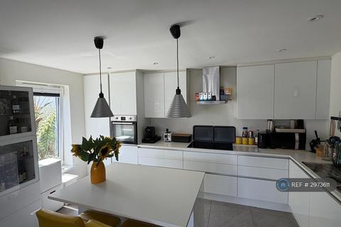 undefined, Edina Mews, Exeter, EX2