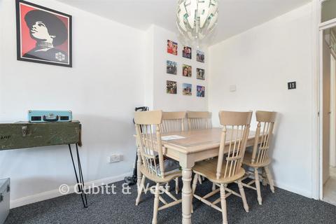 2 bedroom maisonette for sale, Javelin Court, Crawley RH10