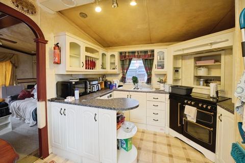 2 bedroom detached house for sale, Sunset Drive, Havering-Atte-Bower, Romford, RM4