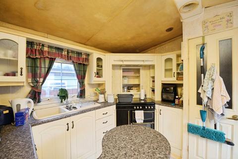 2 bedroom detached house for sale, Sunset Drive, Havering-Atte-Bower, Romford, RM4