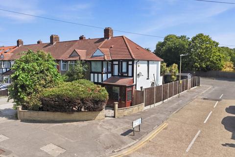 3 bedroom end of terrace house for sale, Tamworth Lane, Mitcham CR4