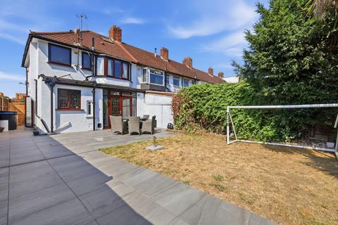3 bedroom end of terrace house for sale, Tamworth Lane, Mitcham CR4