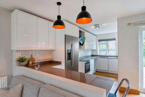 3 bedroom terraced house for sale, Stanley Street, Featherstone, West Yorkshire