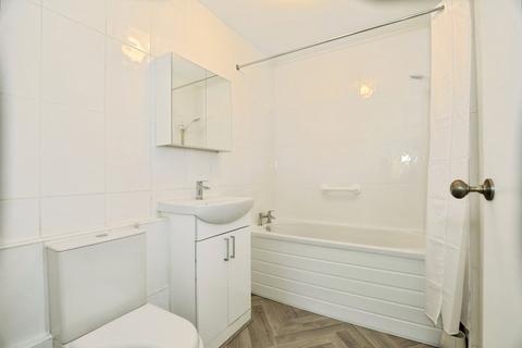 2 bedroom flat for sale, Hall Lane, Mobberley, Knutsford, Cheshire, WA16