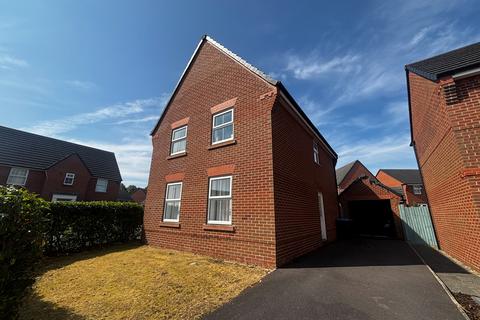 3 bedroom house to rent, Siskin Close, WINSFORD
