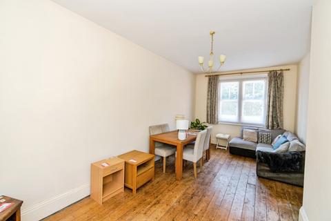 1 bedroom flat for sale, Southdown Road, Shawford, Winchester, Hampshire, SO21