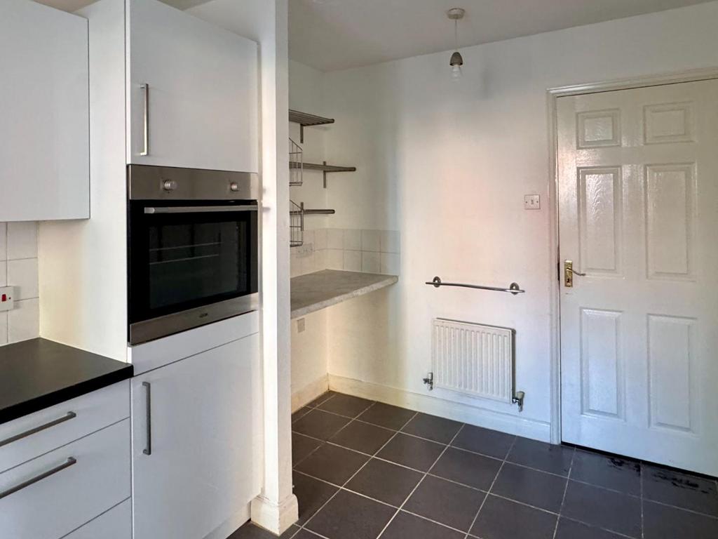 House in Cardiff, Windsor Quay, Grangetown - More