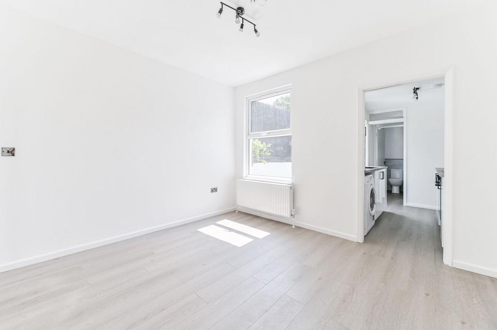 House in London - View 5
