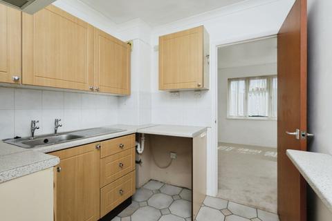 1 bedroom flat for sale, South Road, Hailsham, East Sussex, BN27