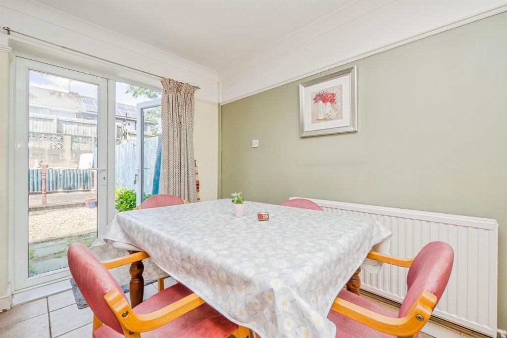 House in Cardiff, Trowbridge - View 4