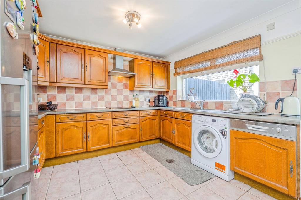 House in Cardiff, Trowbridge - View 5