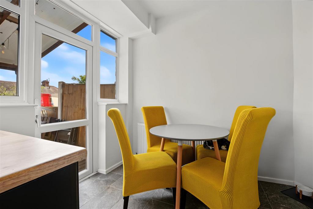 House in Nottingham, Beeston - View 5