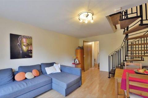 2 bedroom house to rent, Claire Place, London E14