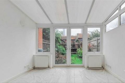 2 bedroom house to rent, Claire Place, London E14
