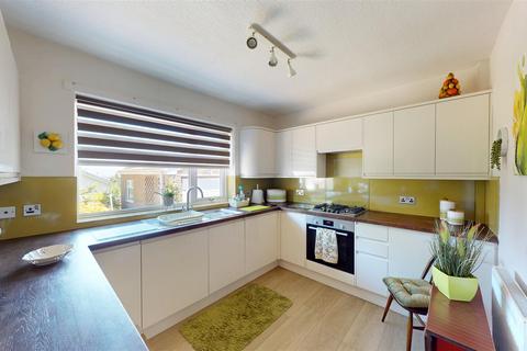 2 bedroom semi-detached bungalow for sale, Oakleigh Avenue, Clayton, Bradford