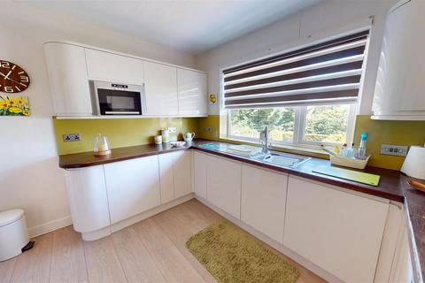 2 bedroom semi-detached bungalow for sale, Oakleigh Avenue, Clayton, Bradford
