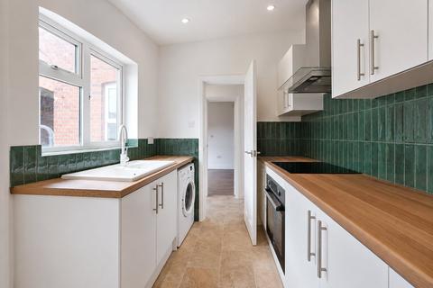 1 bedroom flat to rent, Reading Road, Henley-on-thames, RG9