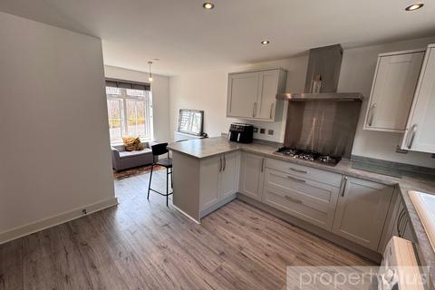 3 bedroom detached house for sale, Comin Y Coed, Tonyrefail, Rhondda Cynon Taff, CF39
