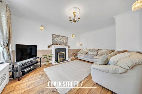 Tangmere Crescent, Hornchurch, RM12
