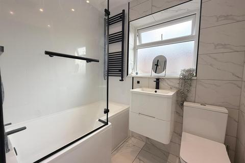 2 bedroom semi-detached bungalow for sale, Greenways, Benfleet