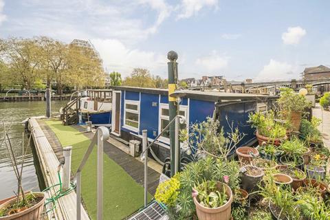 1 bedroom houseboat for sale, Lower Teddington Road, Hampton Wick KT1