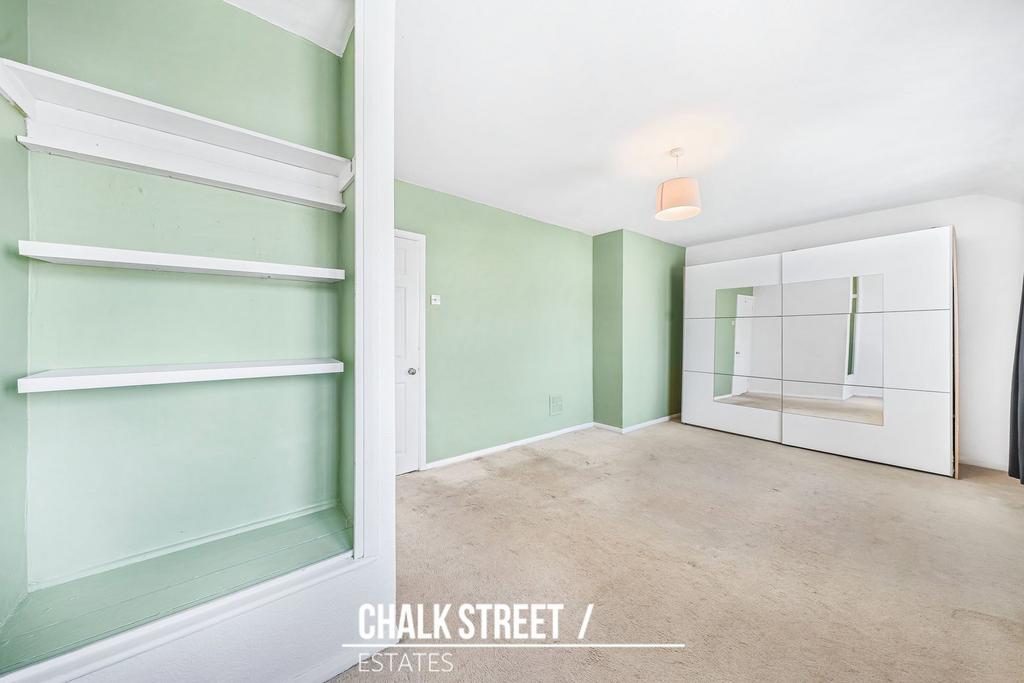 Walk-in wardrobe