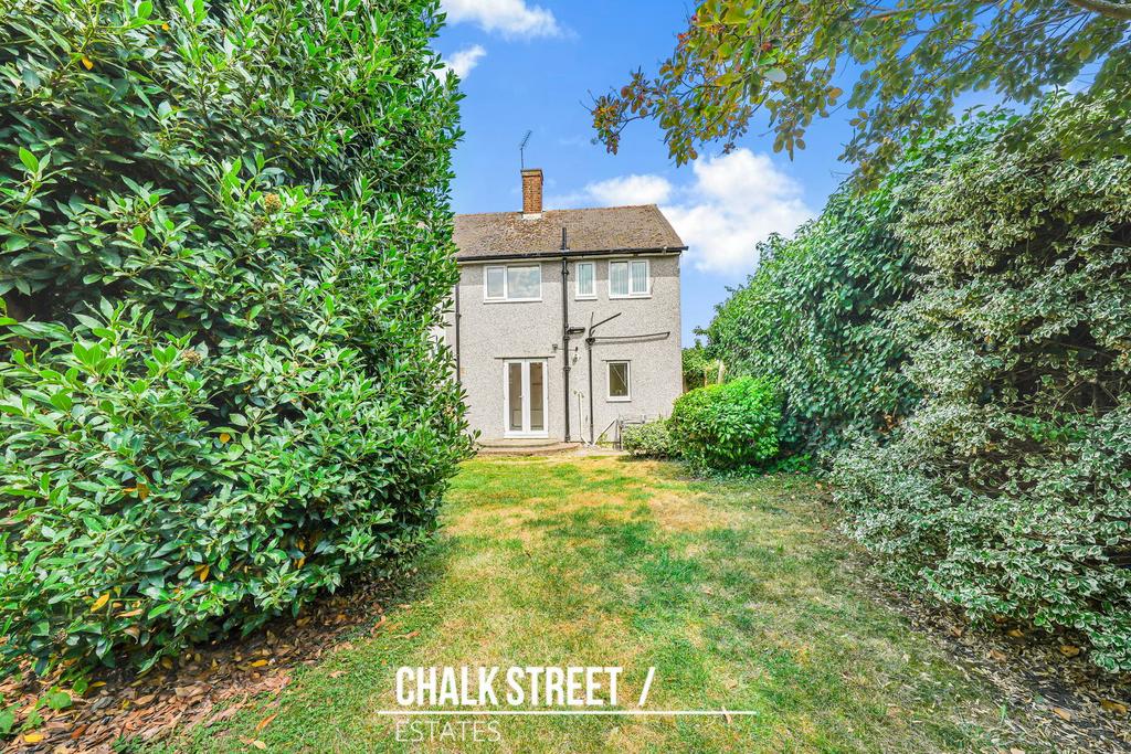 Detached house exterior, garden