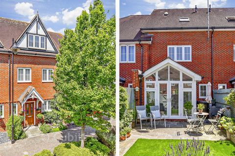 3 bedroom townhouse for sale, The Boulevard, Bognor Regis PO21