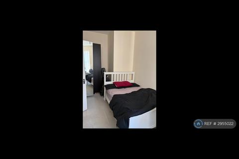 1 bedroom in a flat share to rent, Knyveton Road, Bournemouth, BH1