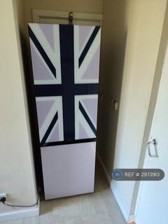 2 bedroom flat to rent, Vane House, London, N2
