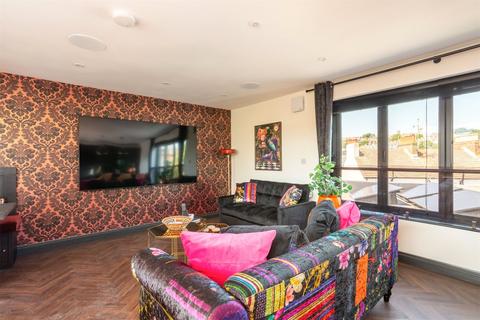 2 bedroom apartment to rent, Wellington Road, Brighton BN2