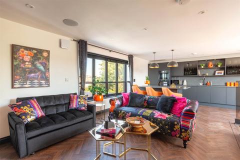 2 bedroom apartment to rent, Wellington Road, Brighton BN2