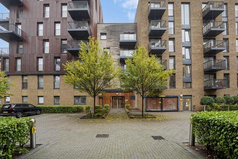 3 bedroom flat for sale, Whiting Way, London, SE16