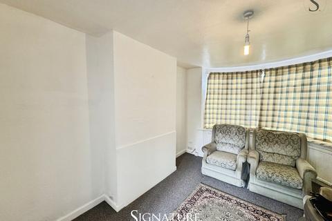 3 bedroom semi-detached house to rent, Brabazon Road, Oadby, LE2