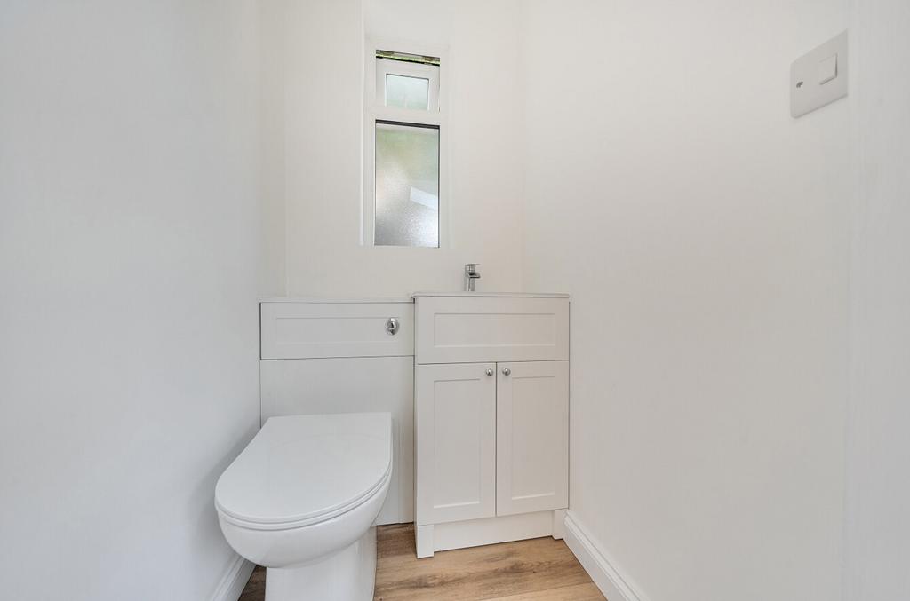 Glenfield Avenue, Southampton SO18 - View 6