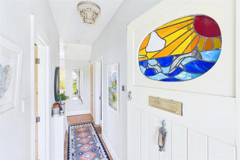 3 bedroom detached bungalow for sale, Elevated coastal living above Lake Grounds