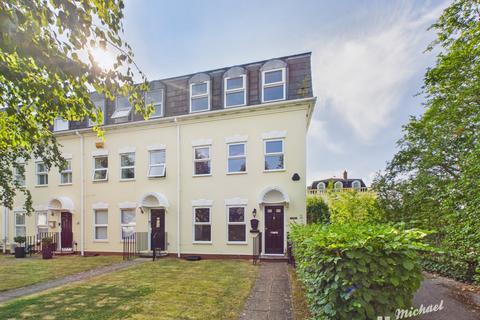 4 bedroom townhouse for sale, Pipit Walk, Aylesbury