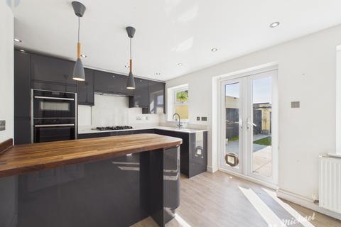 4 bedroom townhouse for sale, Pipit Walk, Aylesbury