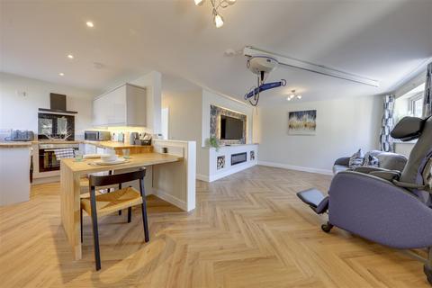 2 bedroom detached bungalow to rent, Burnley Road, Loveclough, Rossendale - Fully Adapted Bungalow
