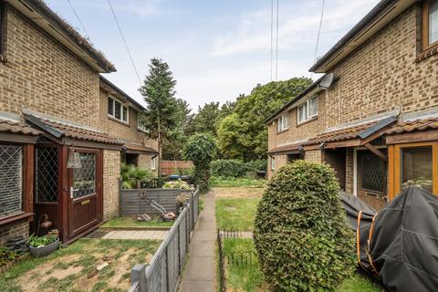 undefined, Tamworth Lane, Mitcham CR4