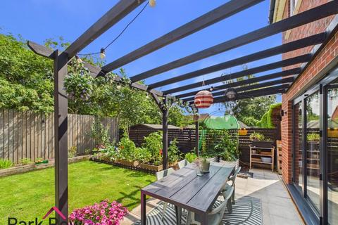 5 bedroom detached house for sale, Meadow Brown Road, Sherburn In Elmet, Leeds