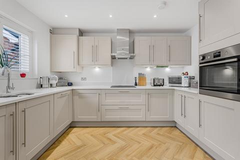 3 bedroom semi-detached house for sale, Coronation Avenue, Cuffley, EN6
