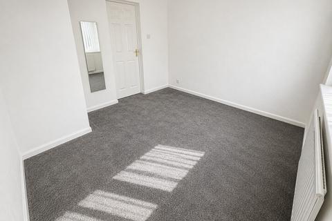 1 bedroom apartment to rent, Turpin Avenue, Collier Row, RM5