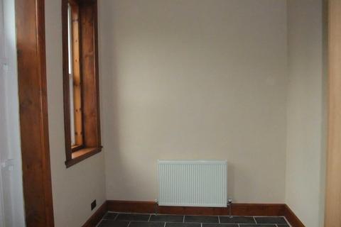 3 bedroom terraced house to rent, Lindley