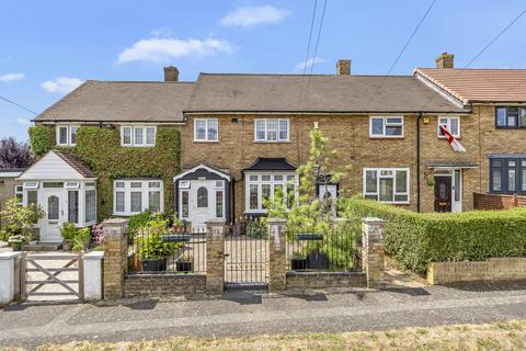 Daventry Gardens, Romford, RM3