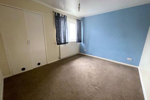 2 bedroom terraced house to rent, Beech Grove, Abram
