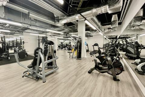 Studio to rent, Westgate, Ealing