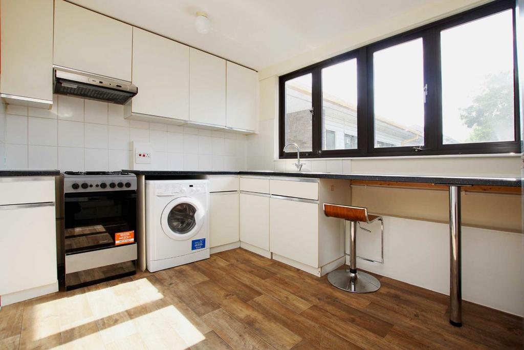 Apartment in Isleworth - View 2