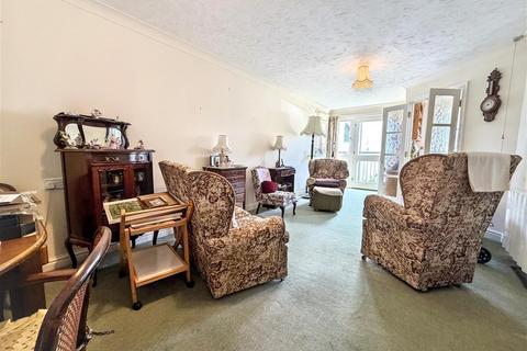 1 bedroom flat for sale, Quay Street, Truro