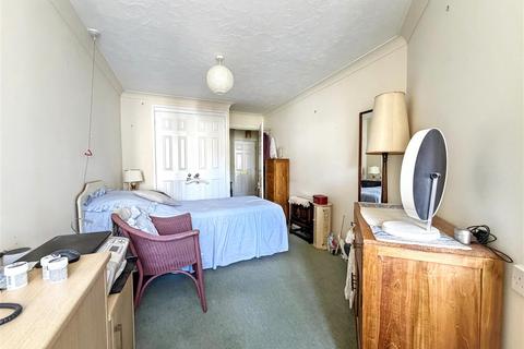 1 bedroom flat for sale, Quay Street, Truro